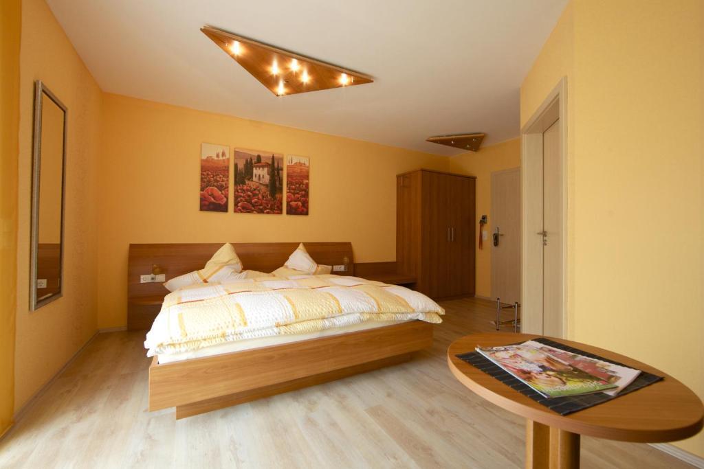 Kleines Landhaus Wendel Hotel Kapellen-Drusweiler Luaran gambar