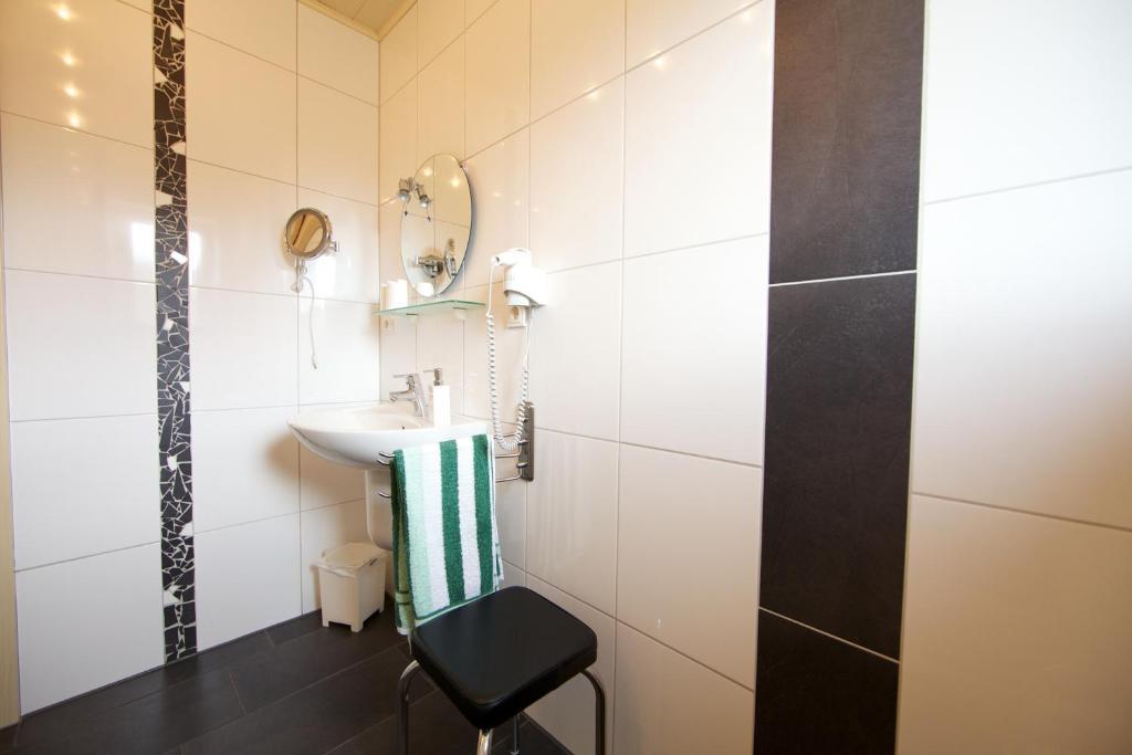 Kleines Landhaus Wendel Hotel Kapellen-Drusweiler Luaran gambar